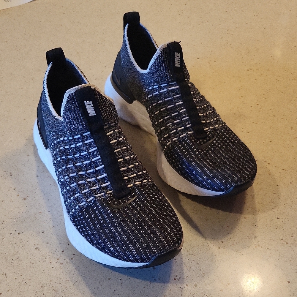 Nike Black and White Athletic Shoes